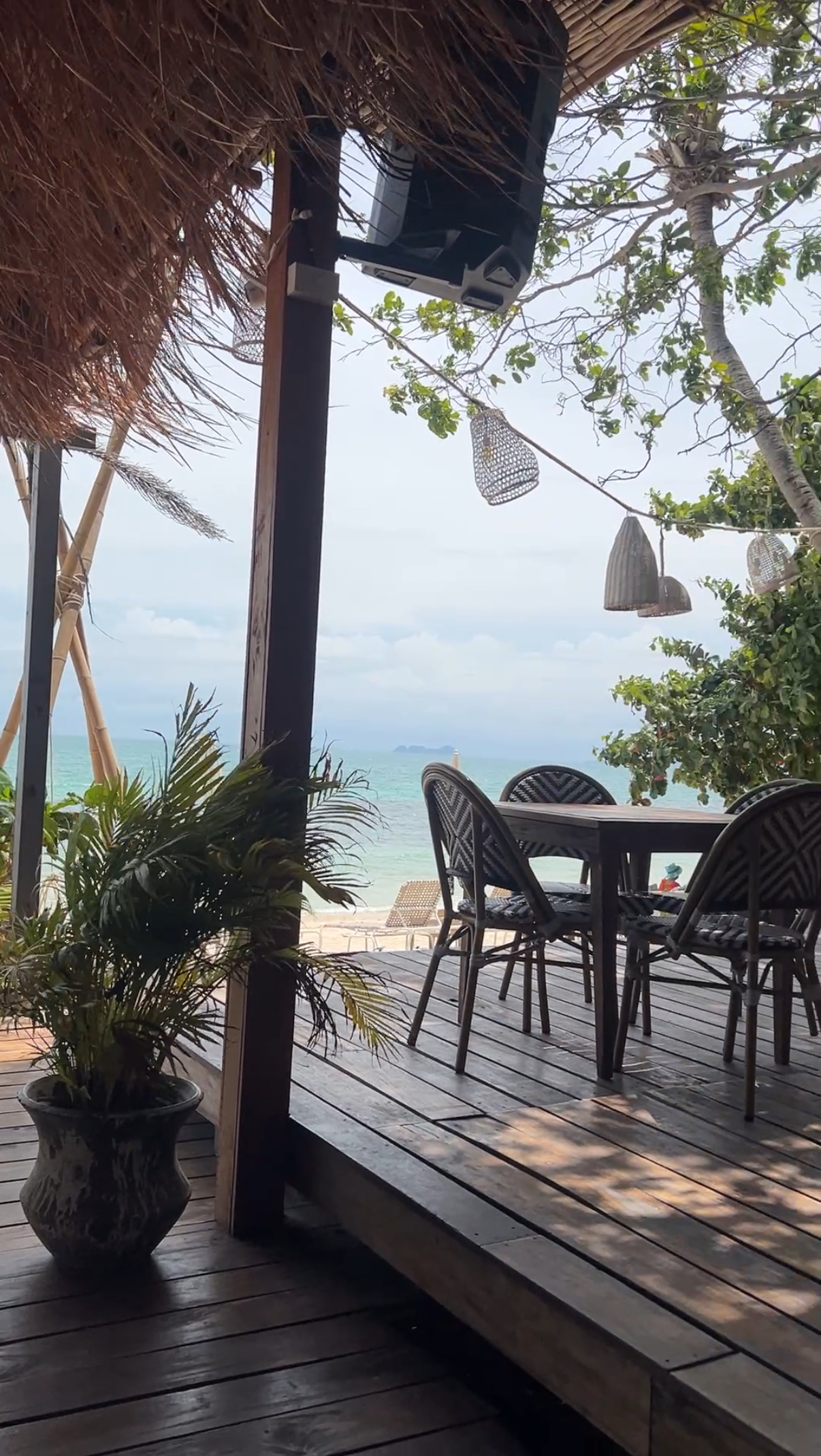 Cape Away Beach Bar