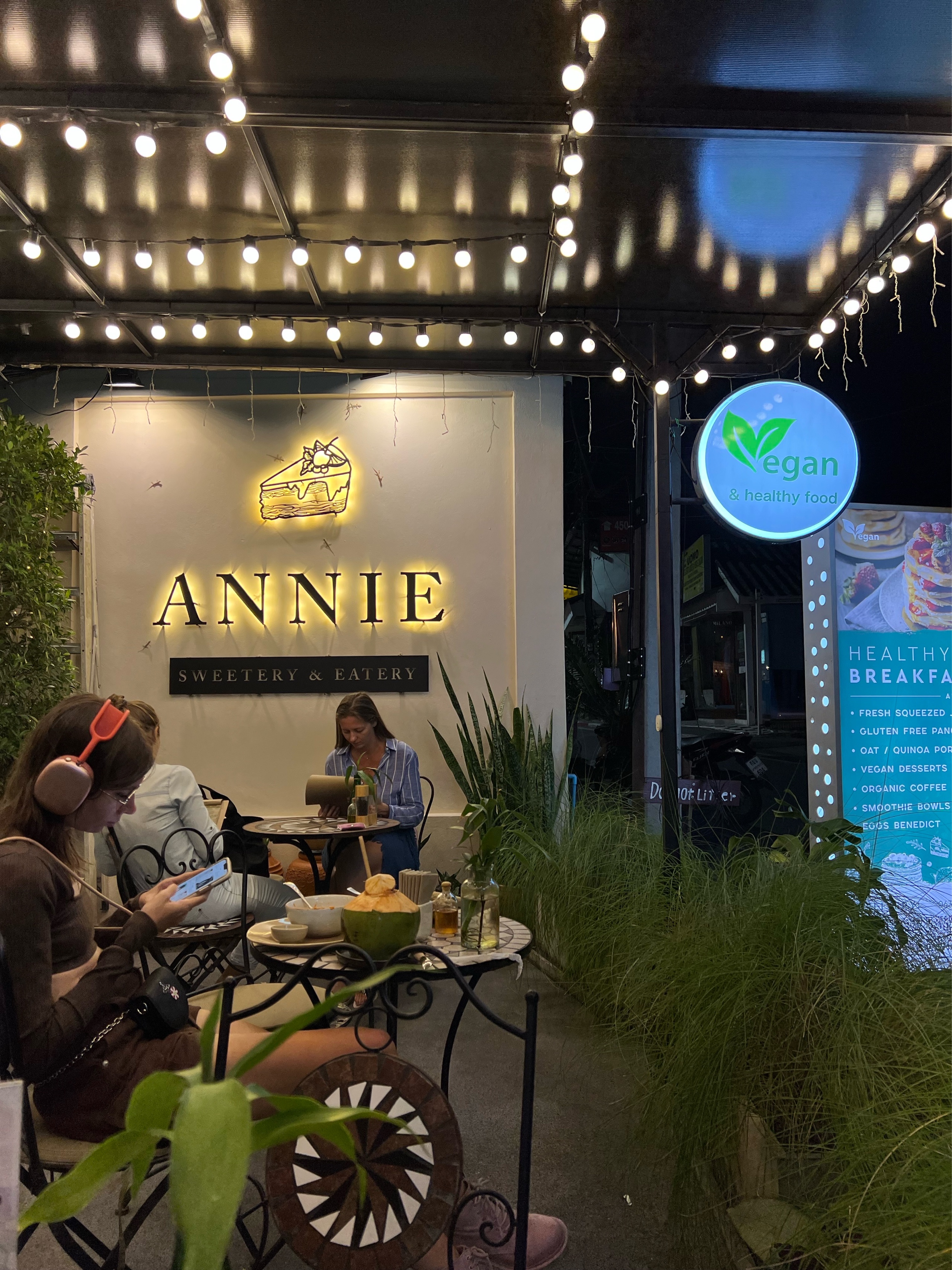 ANNIE Eatery & Sweetery Lamai